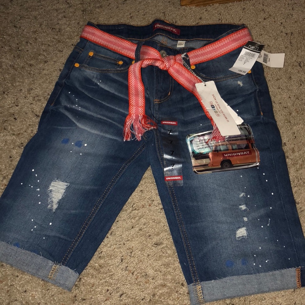 Size 7 women Bermuda shorts